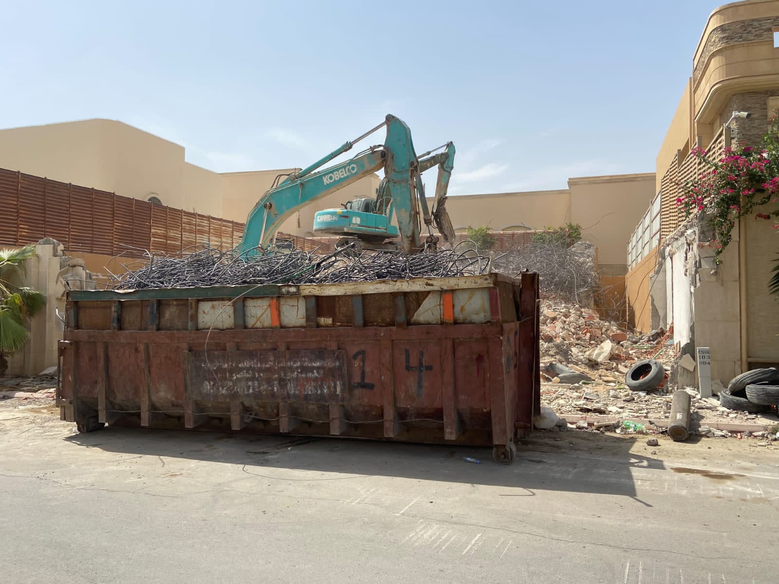 ترحيل أنقاض في الدمام